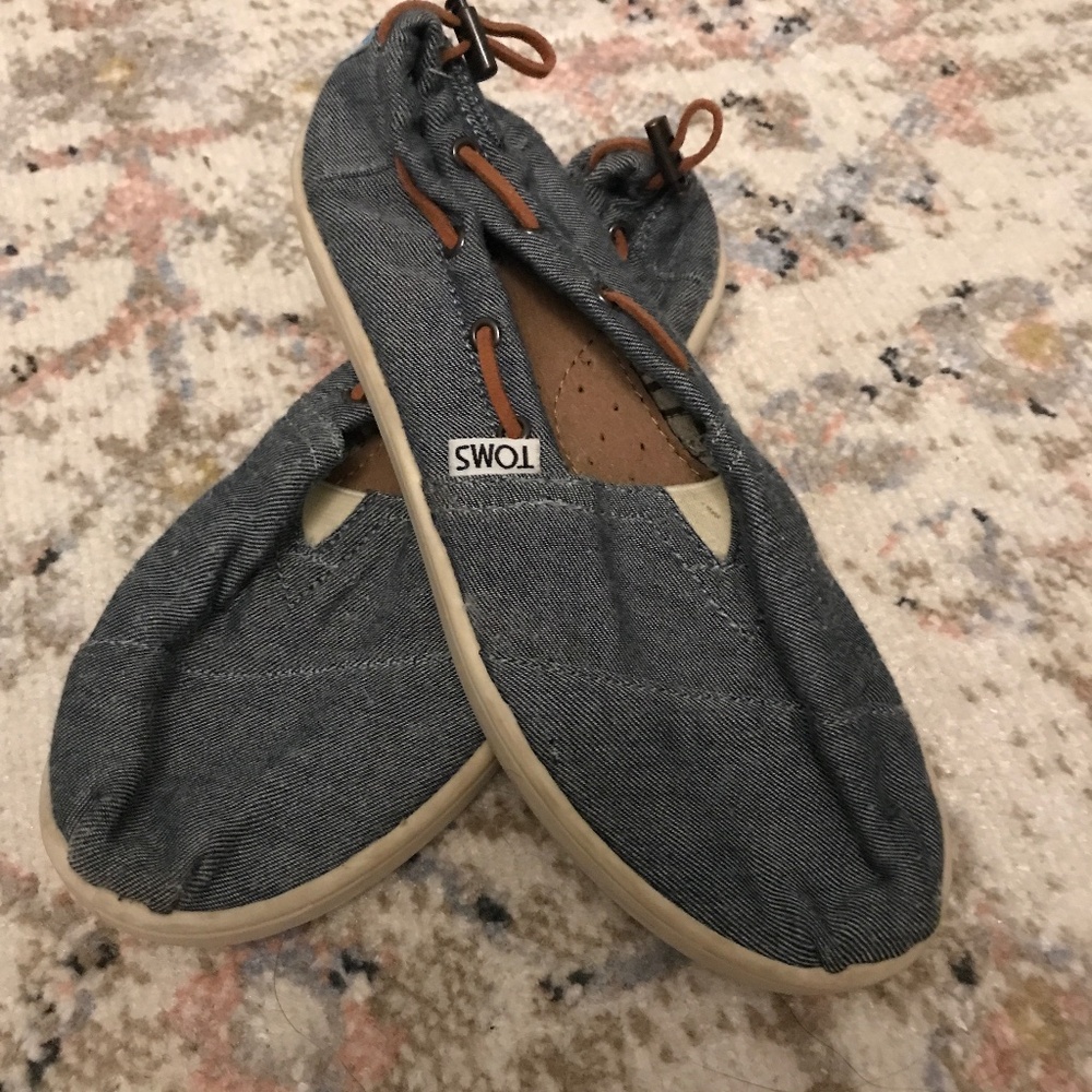Blue toms